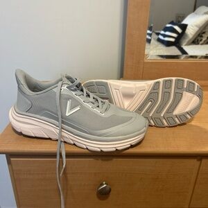 Vionic Walk Max Gray Sneaker 9.5
